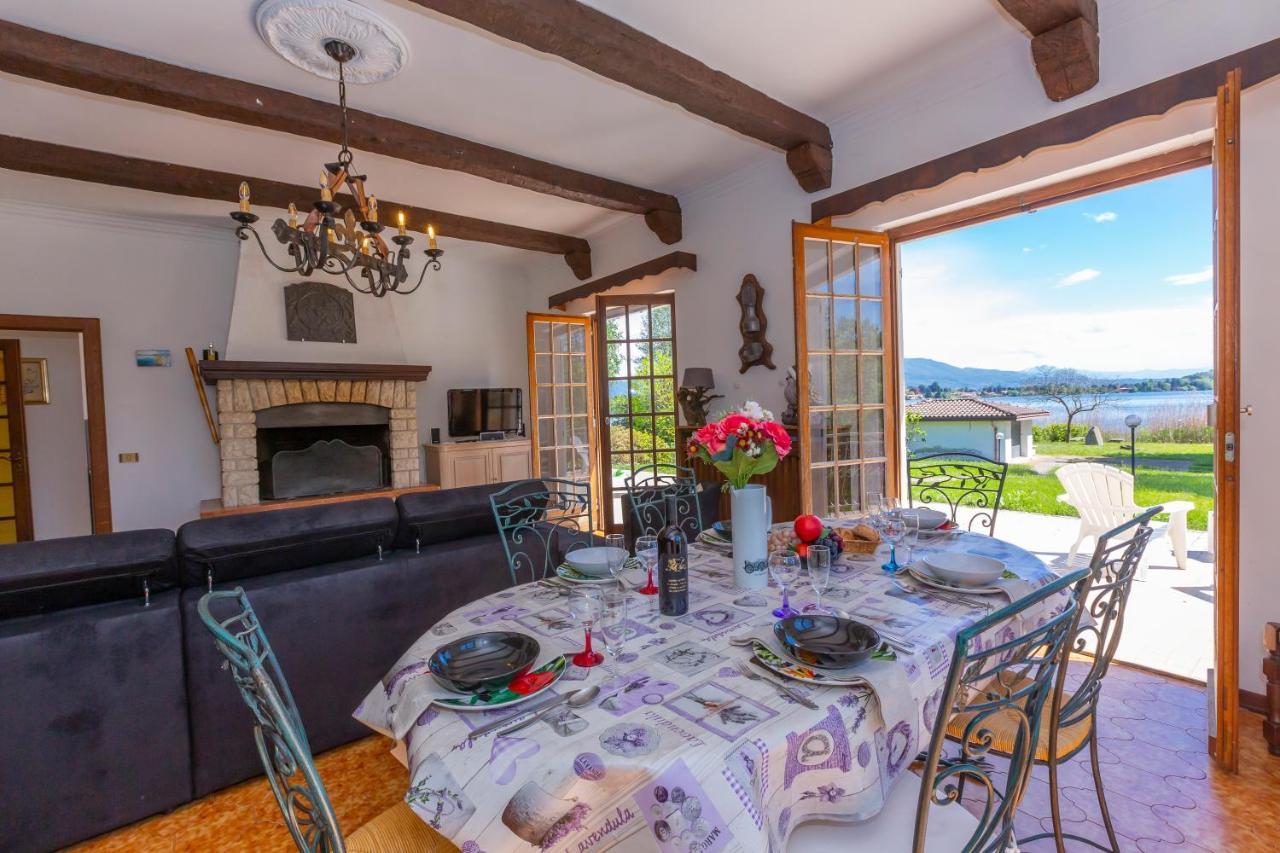 Villa Martine Au Bord Du Lac - Happy Rentals Cadrezzate Bagian luar foto