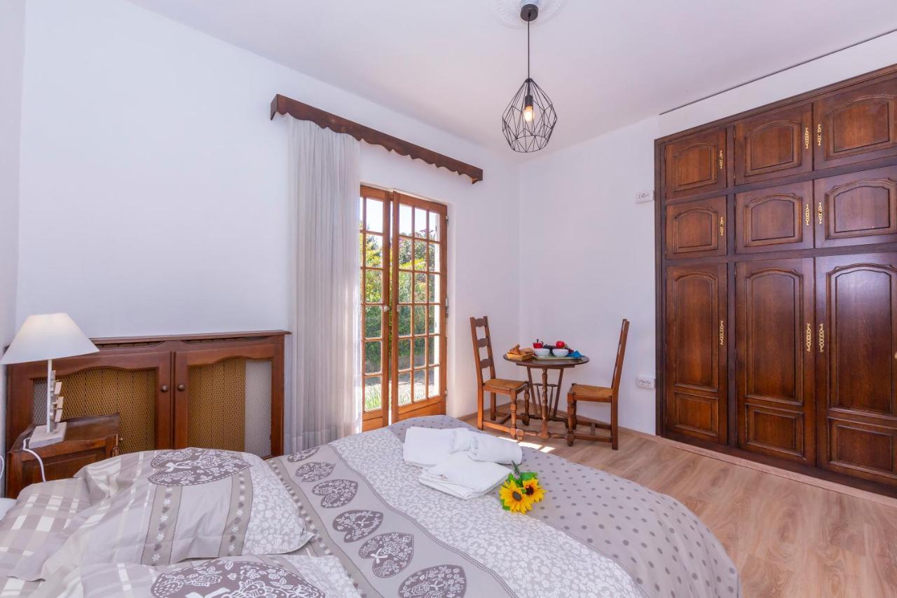 Villa Martine Au Bord Du Lac - Happy Rentals Cadrezzate Bagian luar foto