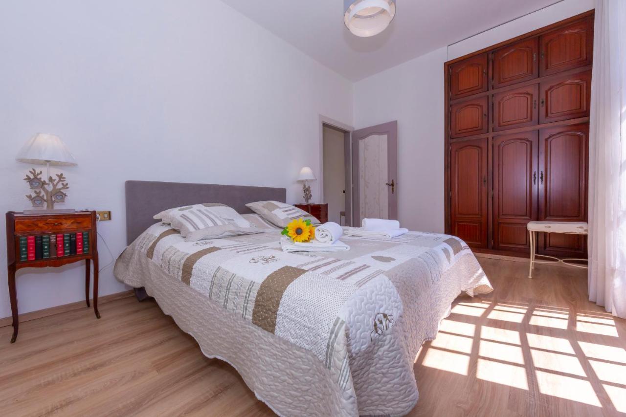 Villa Martine Au Bord Du Lac - Happy Rentals Cadrezzate Bagian luar foto