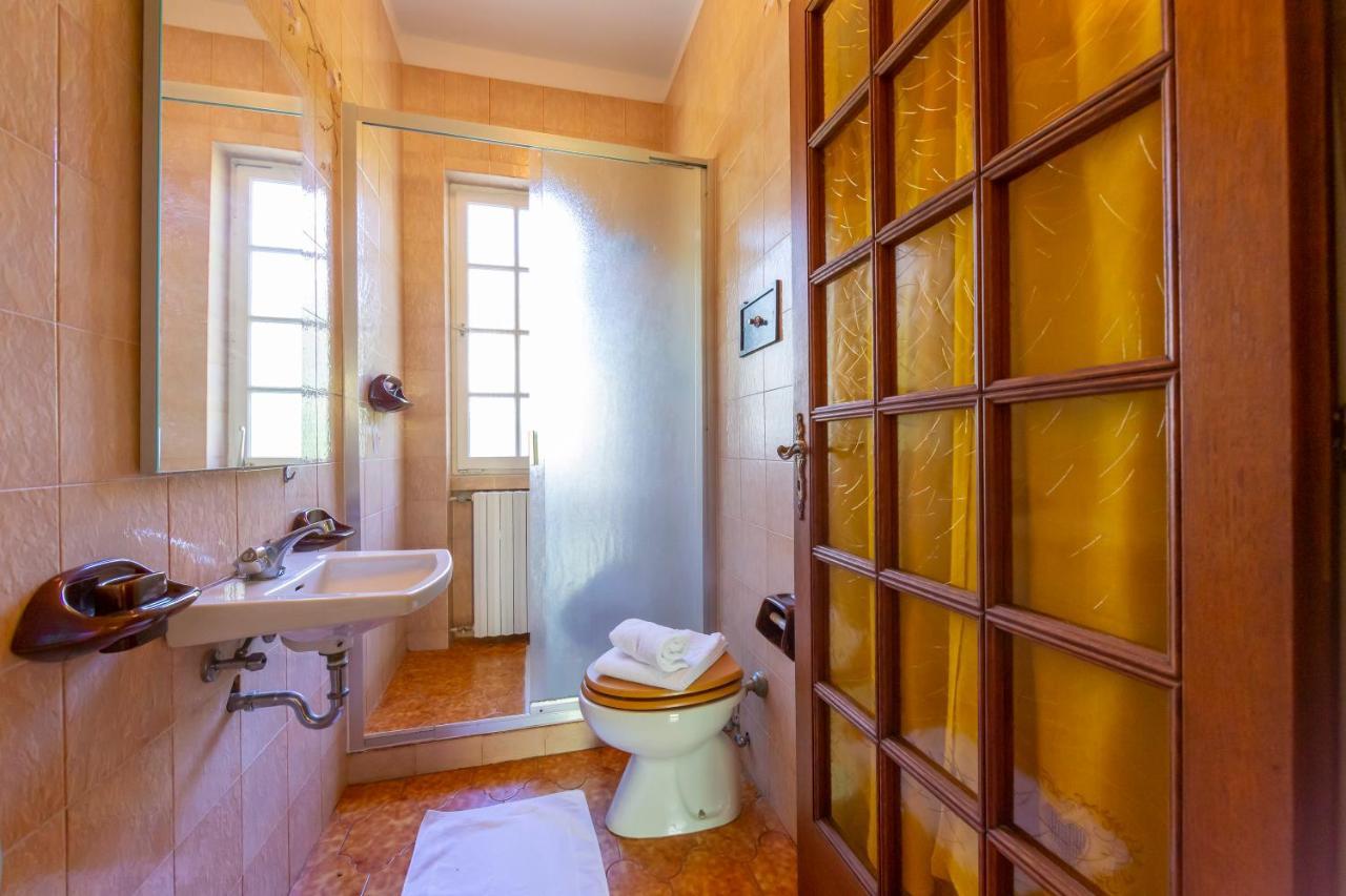 Villa Martine Au Bord Du Lac - Happy Rentals Cadrezzate Bagian luar foto
