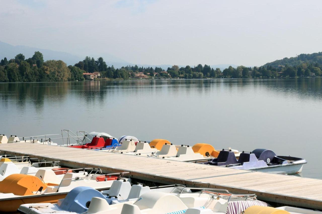 Villa Martine Au Bord Du Lac - Happy Rentals Cadrezzate Bagian luar foto