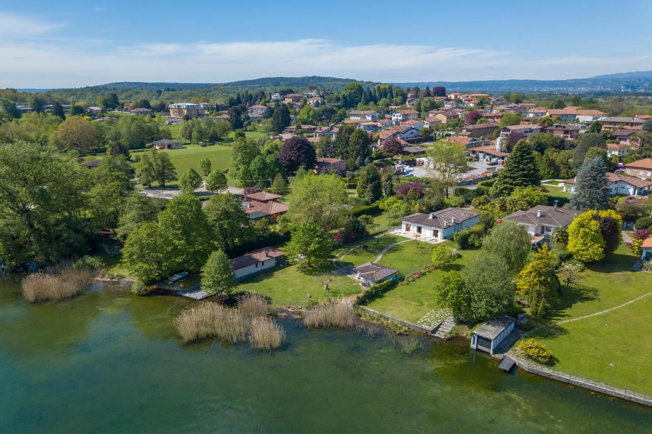 Villa Martine Au Bord Du Lac - Happy Rentals Cadrezzate Bagian luar foto